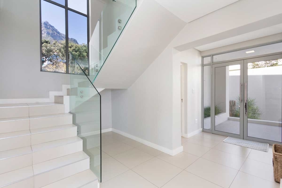 To Let 5 Bedroom Property for Rent in Camps Bay Western Cape